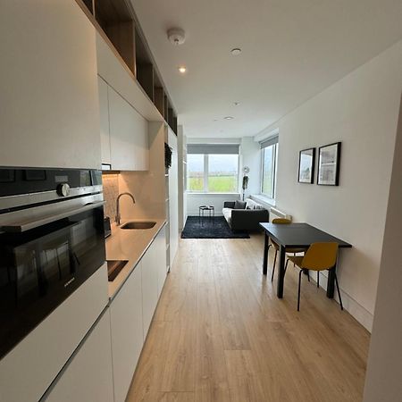 London Luxxe Suites & Apartments - London Heathrow Airport, Terminal 1 2 3 4 5 ฮิลลิงดัน ภายนอก รูปภาพ