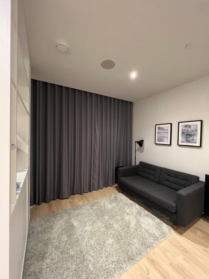 London Luxxe Suites & Apartments - London Heathrow Airport, Terminal 1 2 3 4 5 ฮิลลิงดัน ภายนอก รูปภาพ