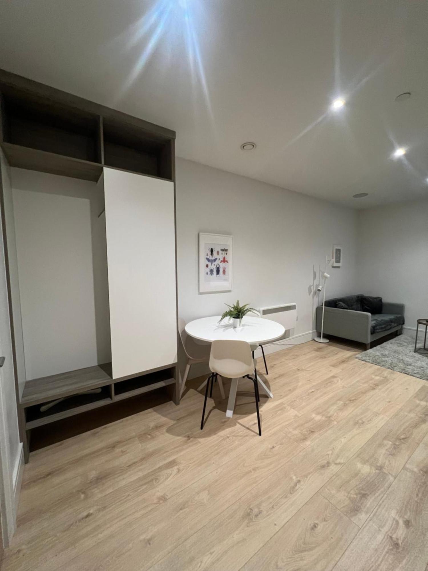 London Luxxe Suites & Apartments - London Heathrow Airport, Terminal 1 2 3 4 5 ฮิลลิงดัน ภายนอก รูปภาพ