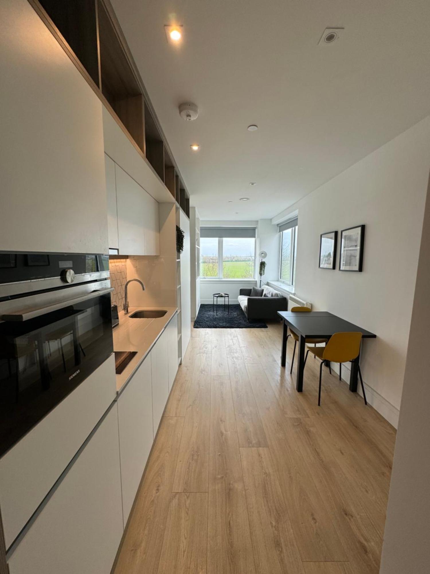 London Luxxe Suites & Apartments - London Heathrow Airport, Terminal 1 2 3 4 5 ฮิลลิงดัน ภายนอก รูปภาพ